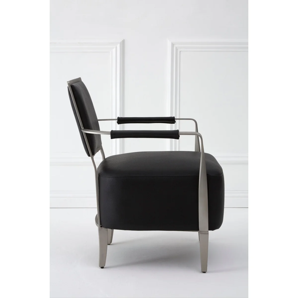 Moda Black Leather Armchair - Black – image 3