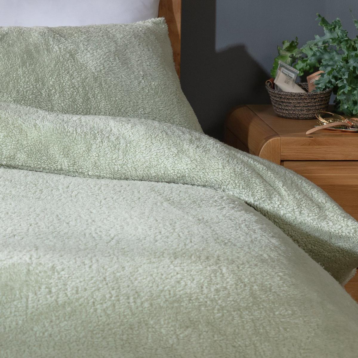 Habitat Sage Fleece Bedding Set - Superking – image 4