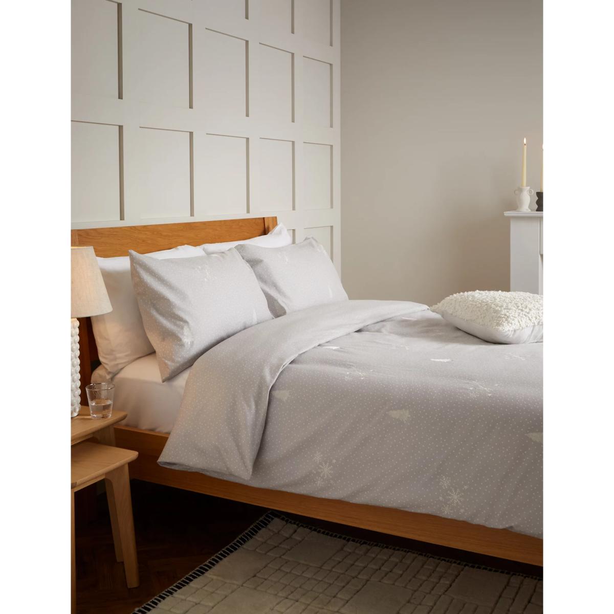 M&S Pure Brushed Cotton Snowflake Embroidered Bedding Set - 6FT - Grey Mix, Grey Mix – image 3