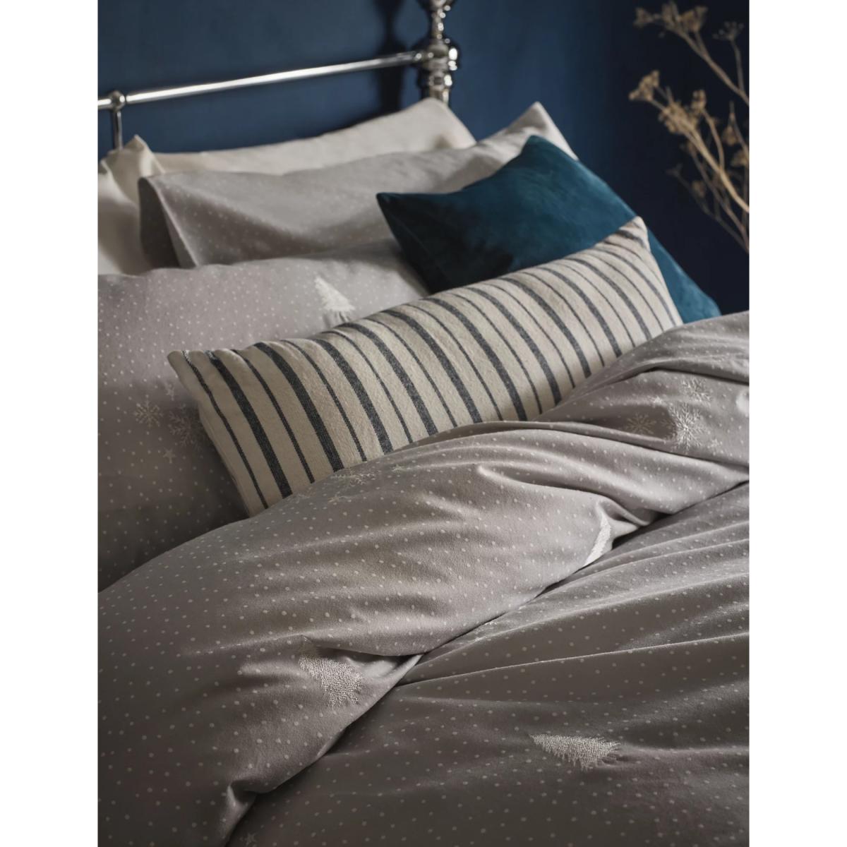 M&S Pure Brushed Cotton Snowflake Embroidered Bedding Set - 6FT - Grey Mix, Grey Mix – image 5