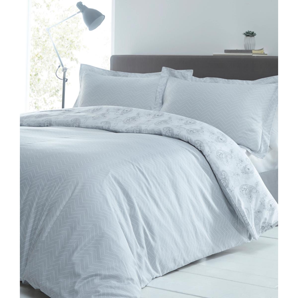 Hestia Duvet Cover and Pillowcase Set - Silver / Superking – image 2