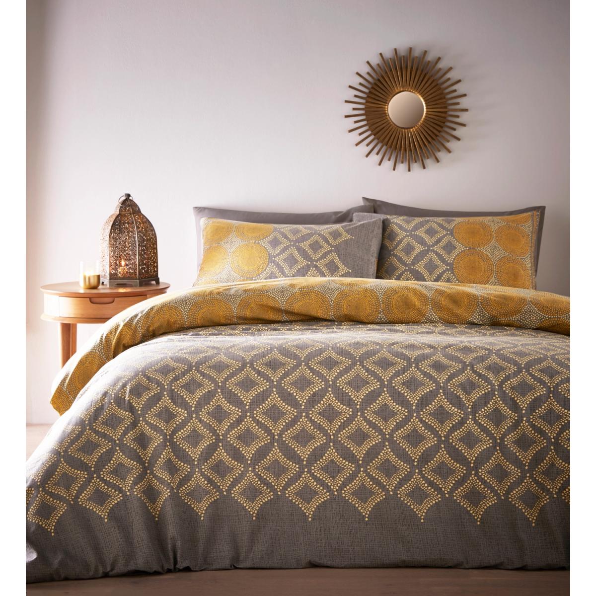 Joel Duvet And Pillowcase Set - Yellow / Superking – image 3