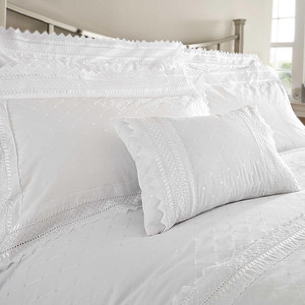 Balmoral Duvet Cover and Pillowcase Set - White / Super King – image 5