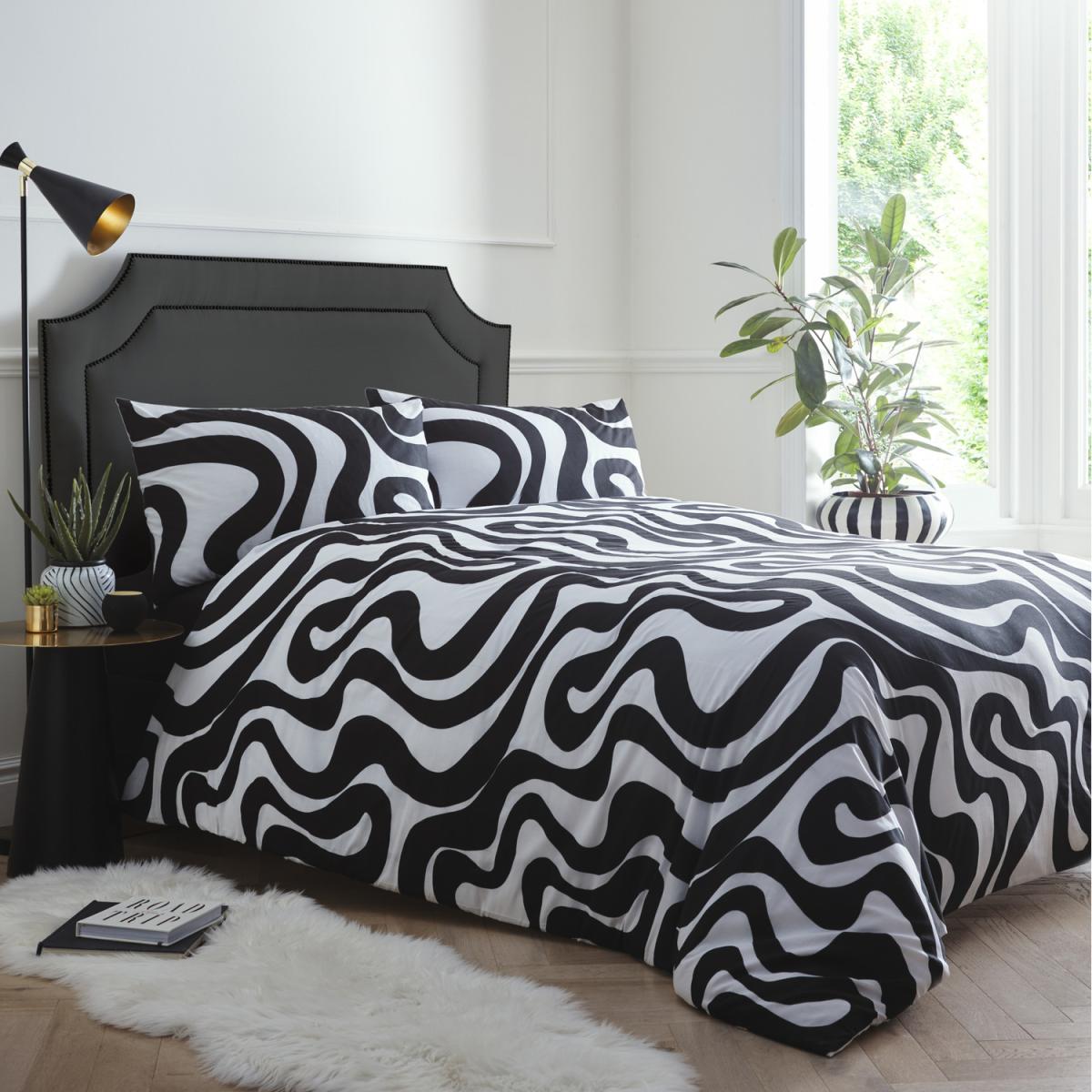 Retro Waves Duvet Set - Black / Superking – image 1