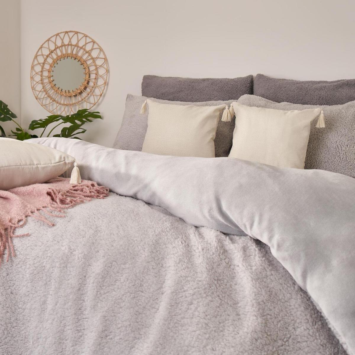Brentfords Sherpa Fleece Reverse Duvet Cover Bedding Set - Silver / Super King – image 4