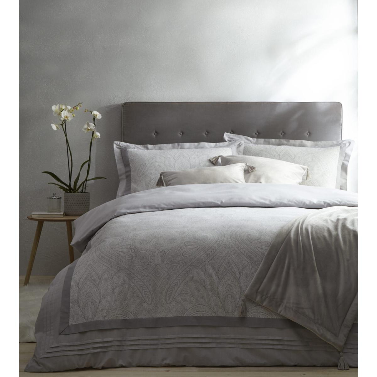 Tatton Duvet And Pillowcase Set - Silver / Superking – image 5