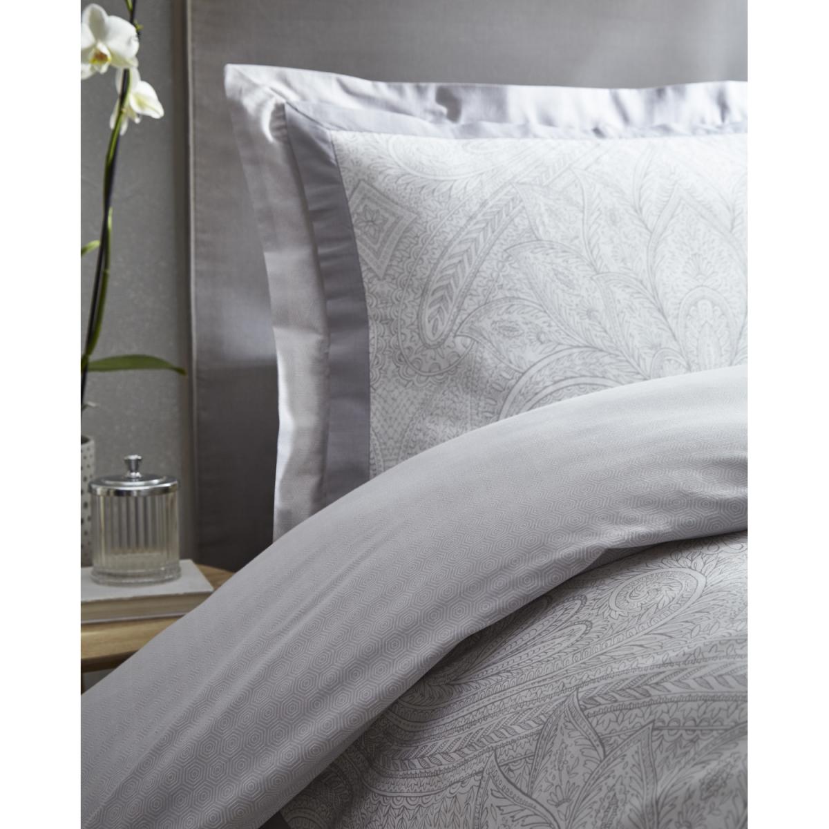Tatton Duvet And Pillowcase Set - Silver / Superking – image 6