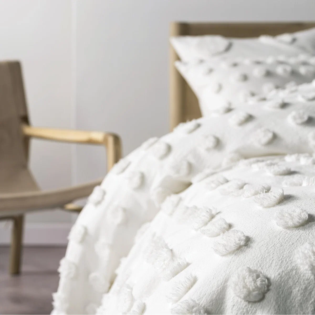 Tufted Polka Dot Duvet Cover Set - Maple / Superking – image 10