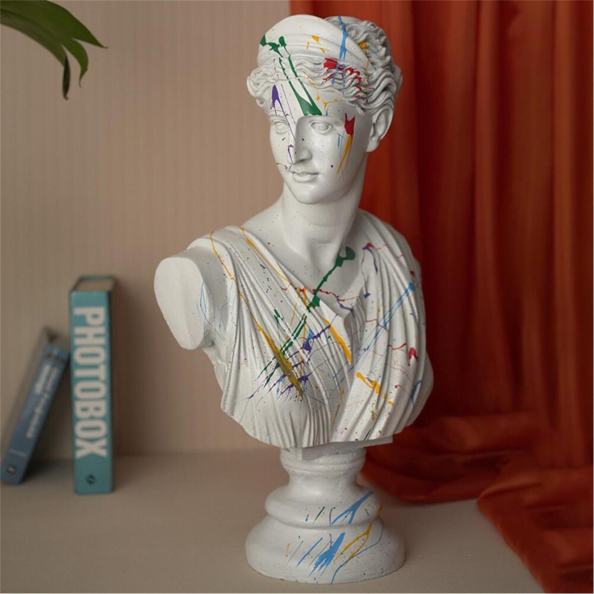 Colour Of Artemis Sculpture – image 8