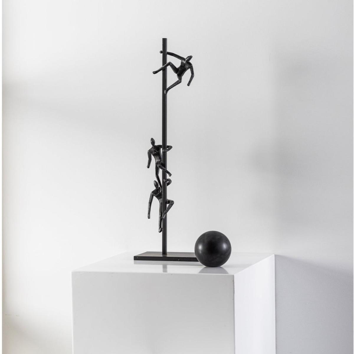 Liang & Eimil Climb Sculpture – image 2