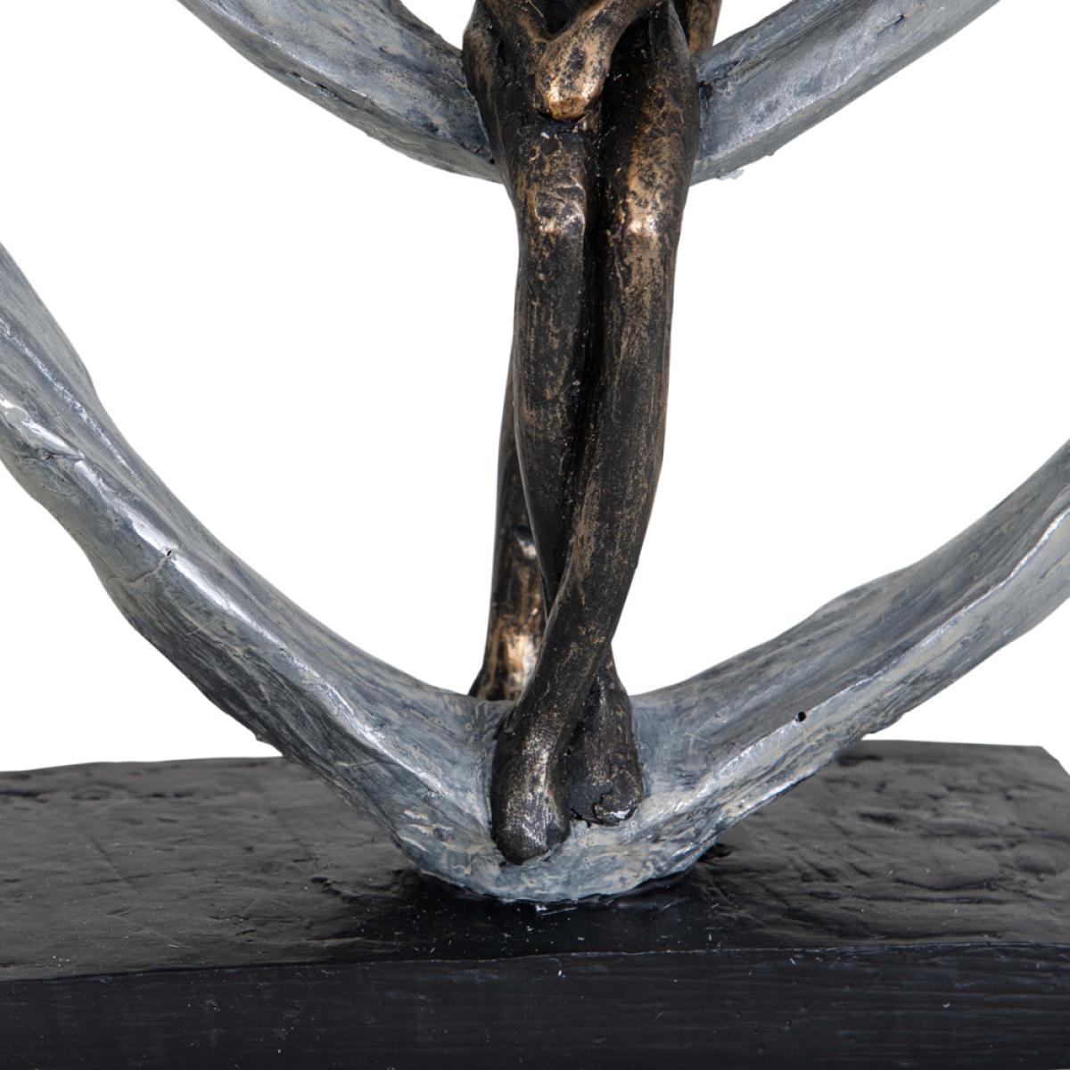 Libra Love Sculpture In Circular Heart – image 5