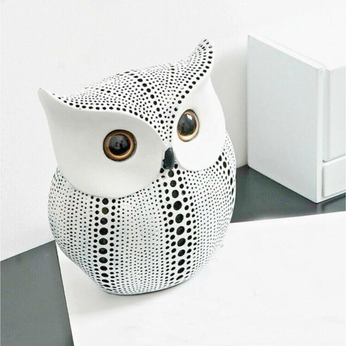 Creative Resin Figure Sculpture Ornament Tabletop Balcony Decor - Black White
