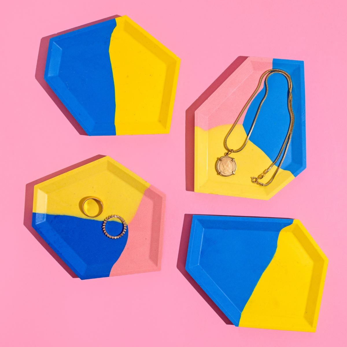 Yellow / Orange / Blue Macaw Duo Tray - Blue, Yellow & Orange Letter A By Shax – image 3
