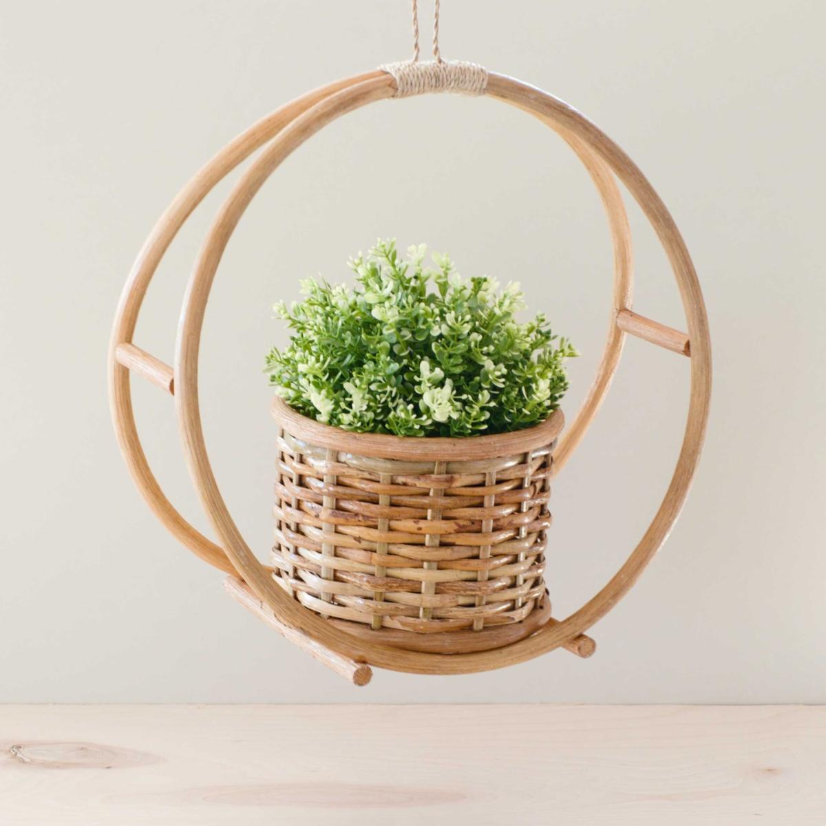 Brown Rattan Round Hanging Planter Likhâ – image 2