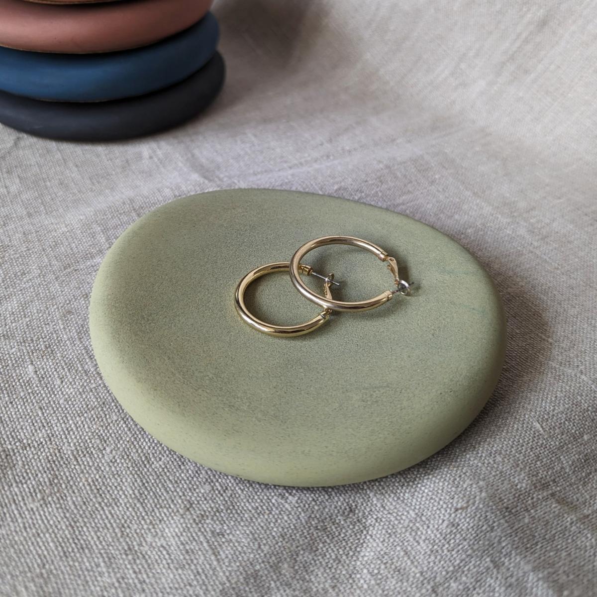 Irregular Matte Stone Trinket Tray - Olive Green One Size Ruby Melo – image 3