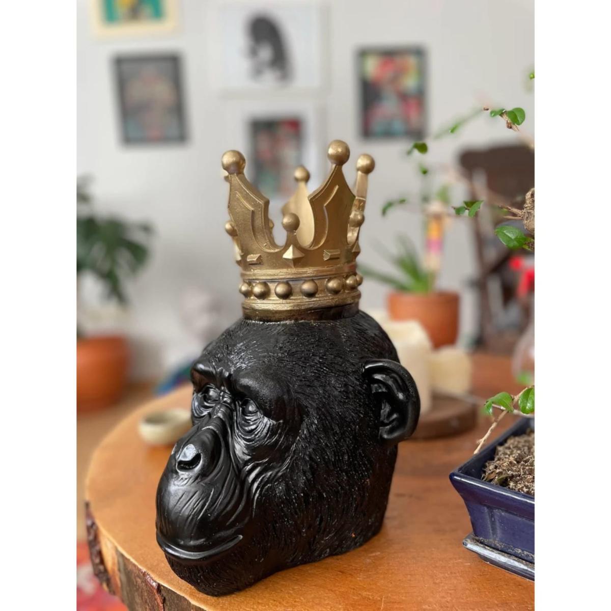 Black / Gold King Gorilla Design Sculpture Artchi – image 2