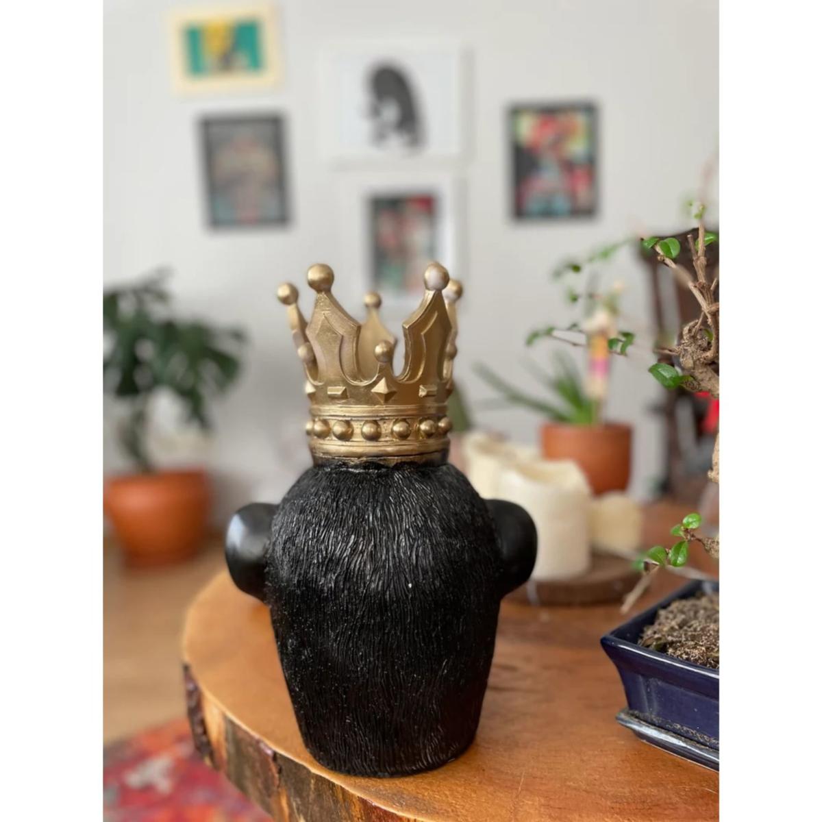 Black / Gold King Gorilla Design Sculpture Artchi – image 4