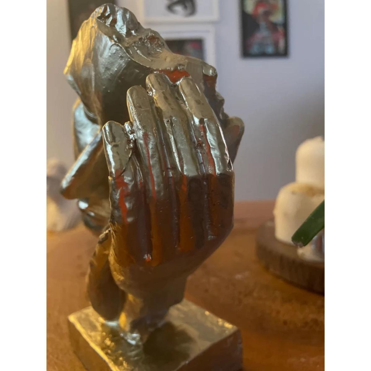 Golden Resting Mask Sculpture Artchi – image 2