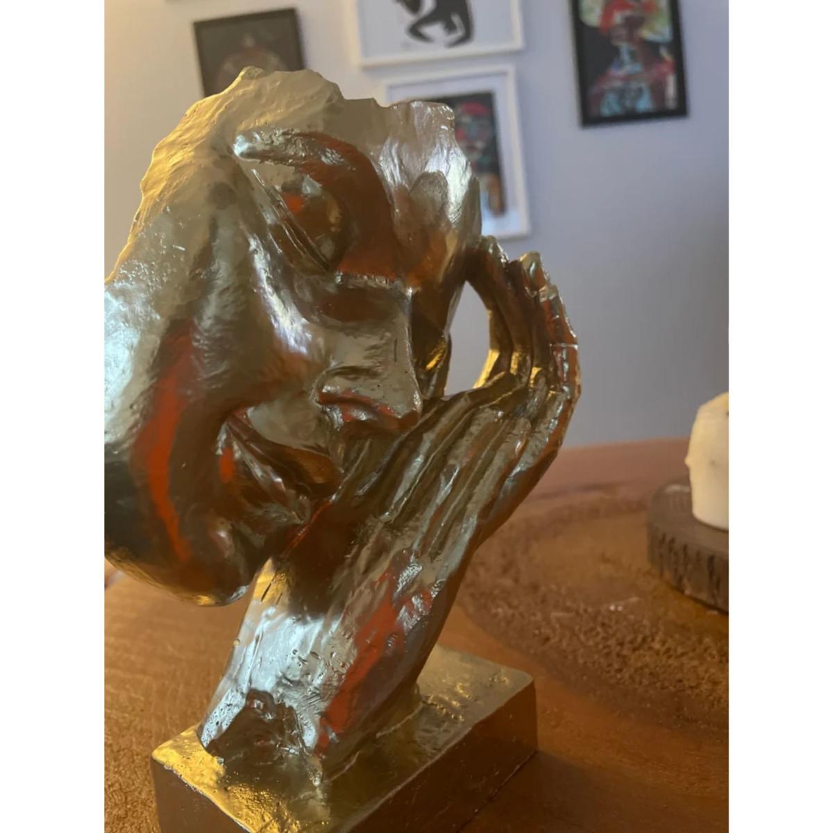 Golden Resting Mask Sculpture Artchi – image 3