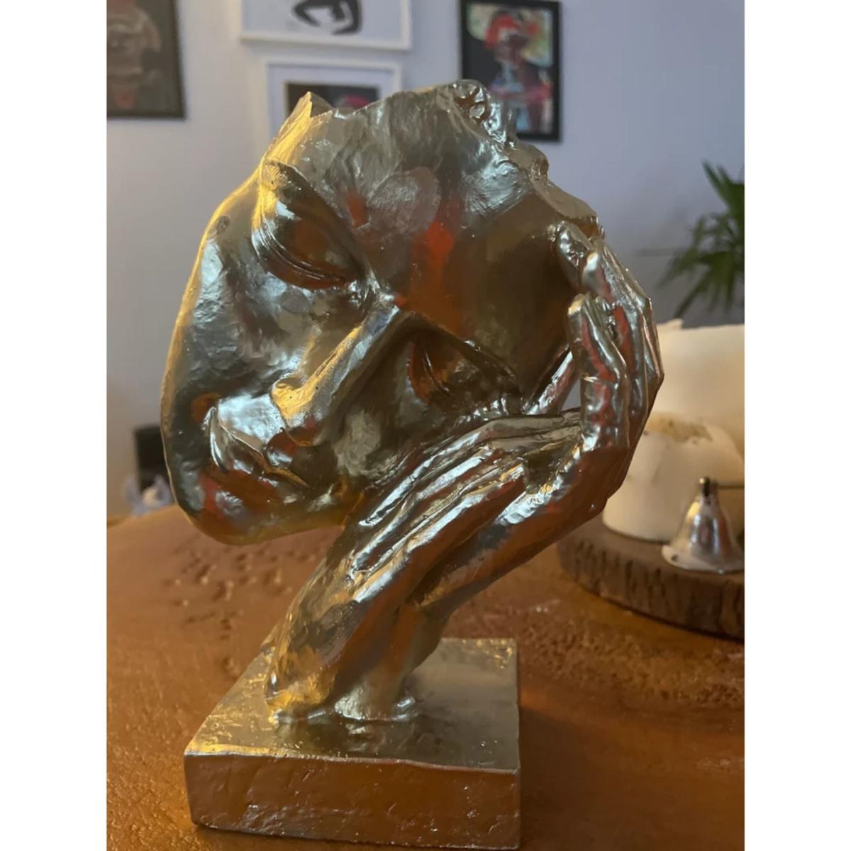 Golden Resting Mask Sculpture Artchi – image 4