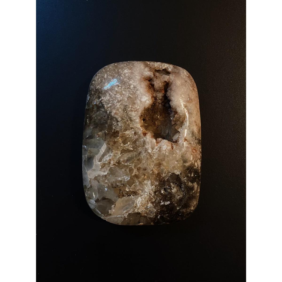 Neutrals Pink Amethyst Palm Stone | One Size | Lemuria Store – image 2