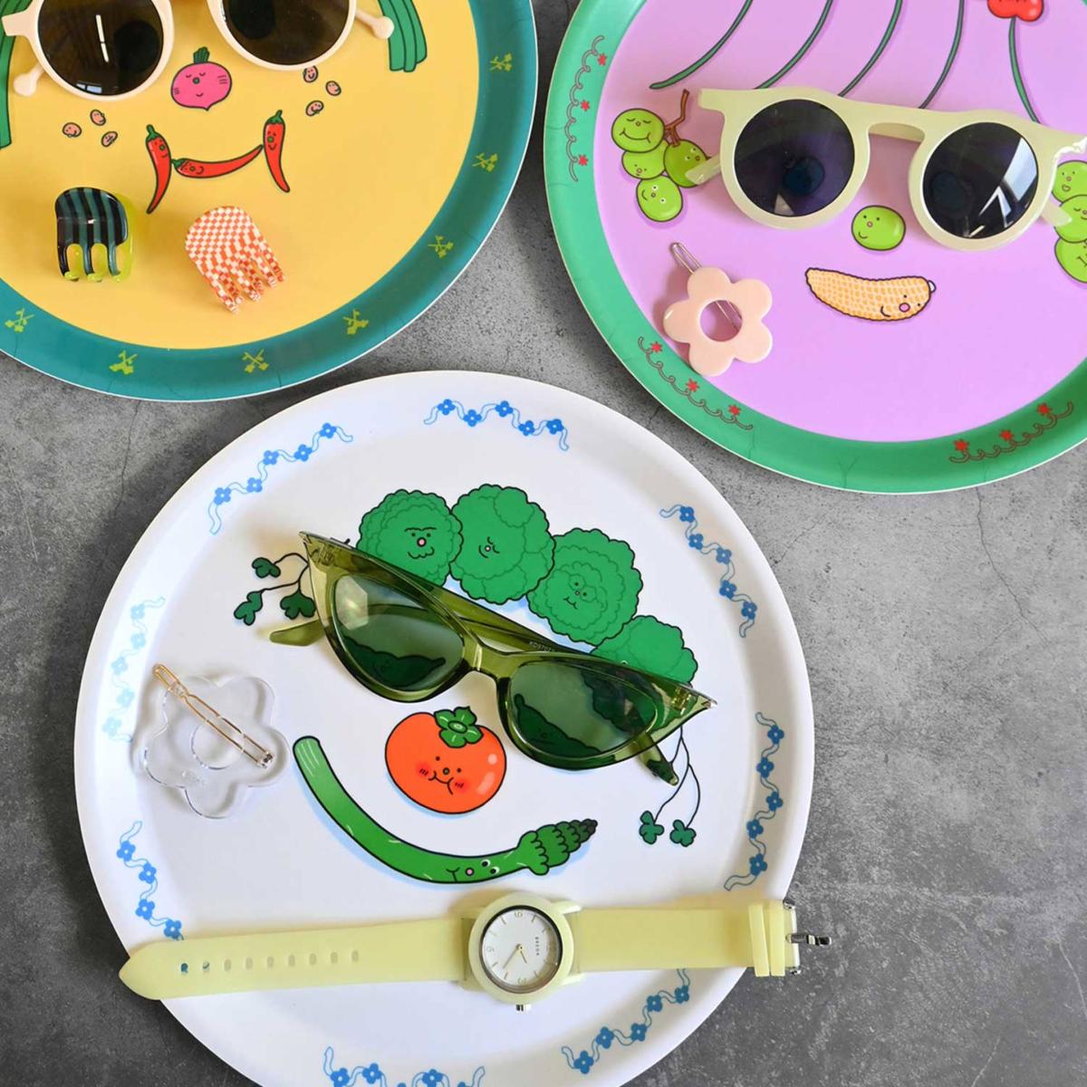 Green / White Food Face Asparagus Catch-All Tray | Natali Koromoto – image 4