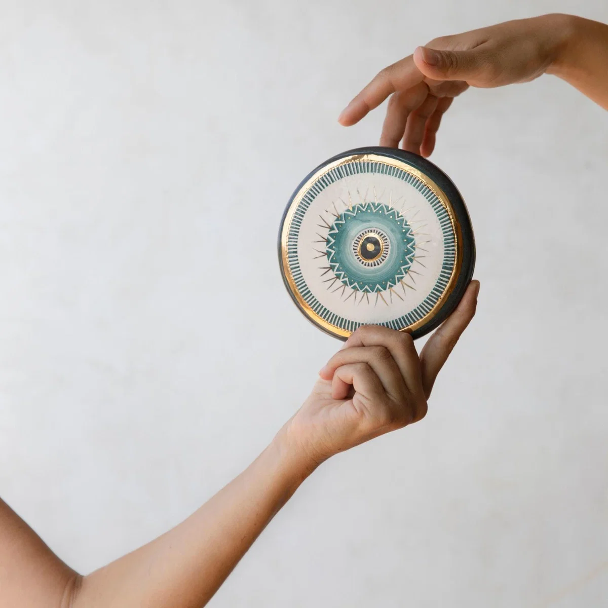 Gold / Green Handmade Gold Decorated Ceramic Evil Eye| Wall Hanging | Medium | Atelier Simi – image 3