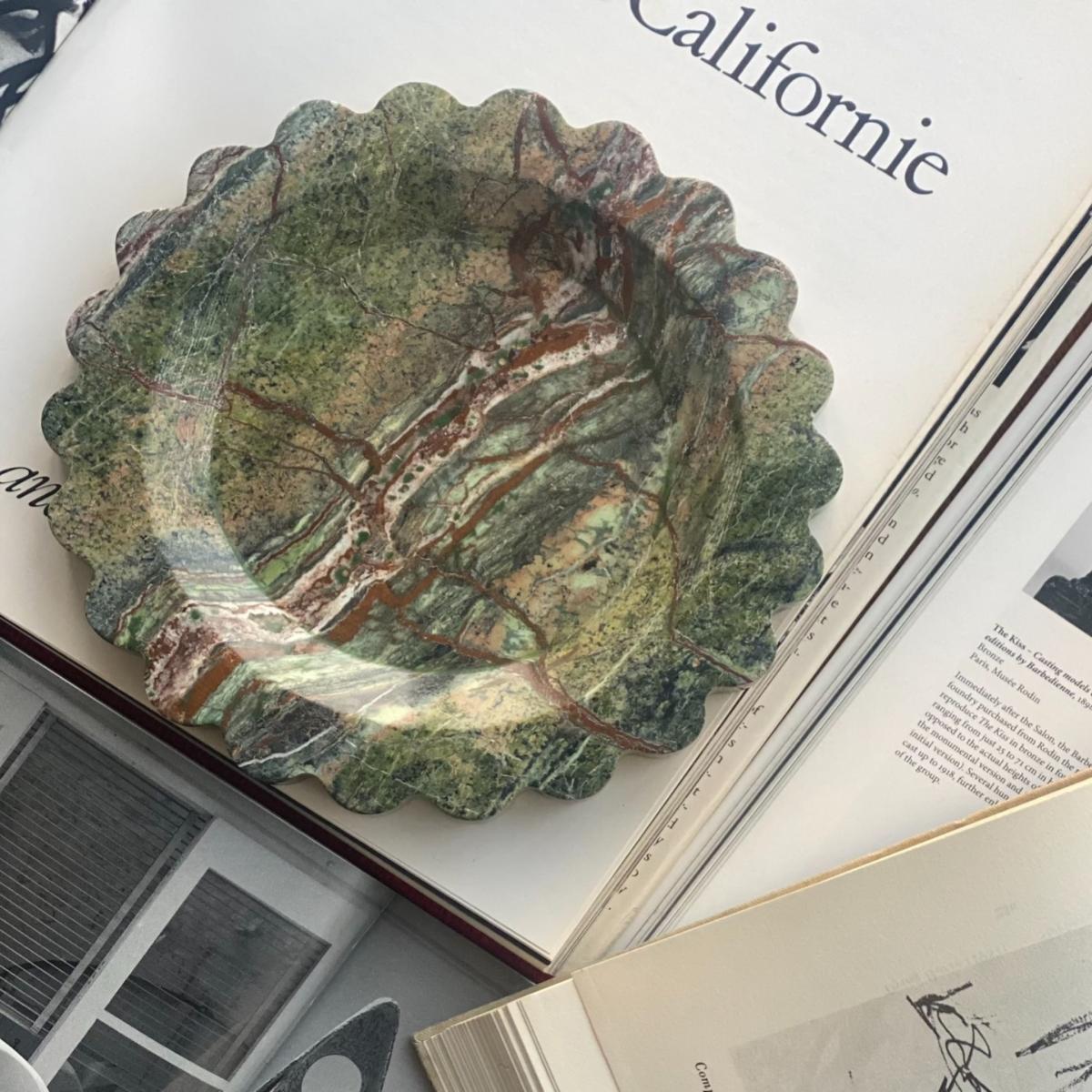 Round Scallop Tray - Green | Aesthete Label – image 4