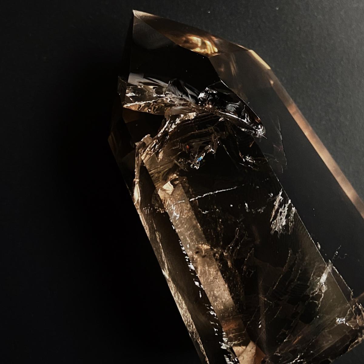 Neutrals Smoky Quartz Point Medium | Medium | Lemuria Store – image 5