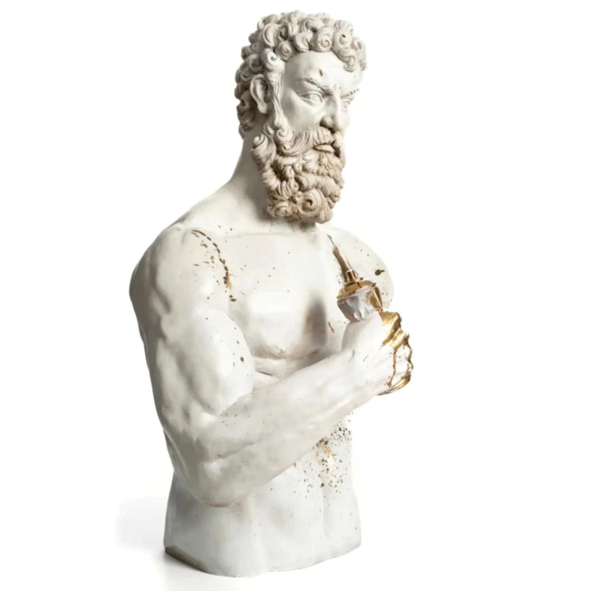 White / Gold Hercule & Squuzing Spray Artchi – image 3