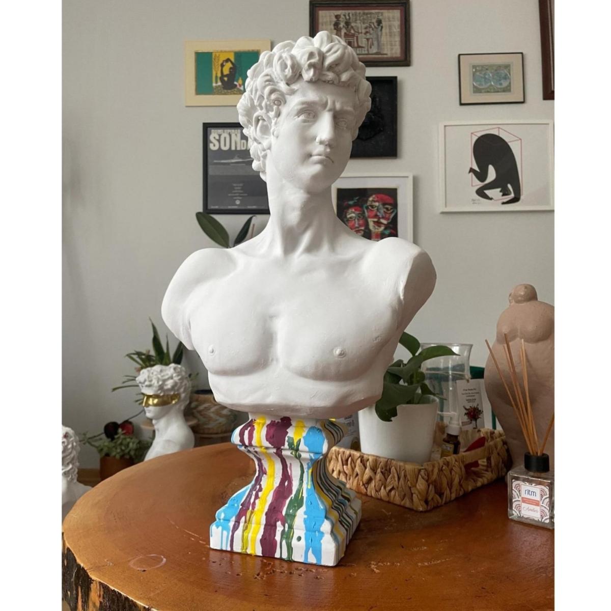 Vivid David Sculpture - Multicolour | Artchi – image 4