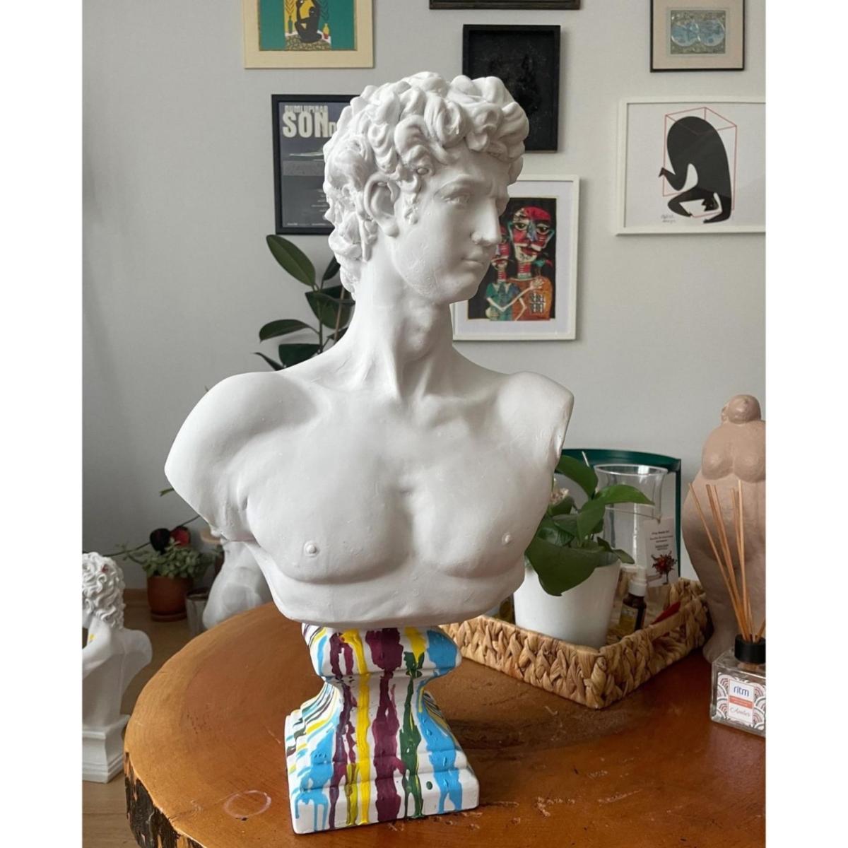 Vivid David Sculpture - Multicolour | Artchi – image 5