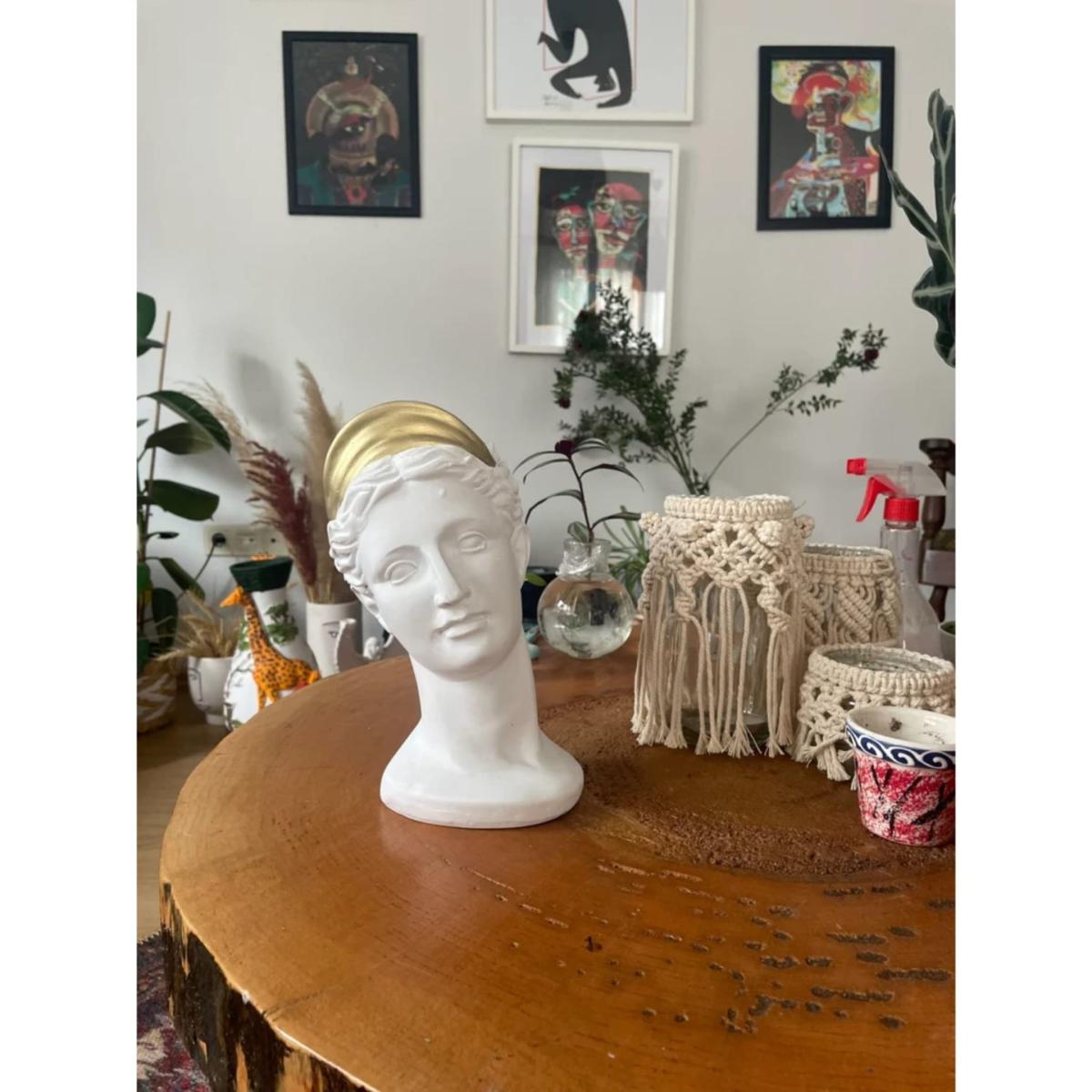White / Gold Diana Design Sculpture Artchi – image 2