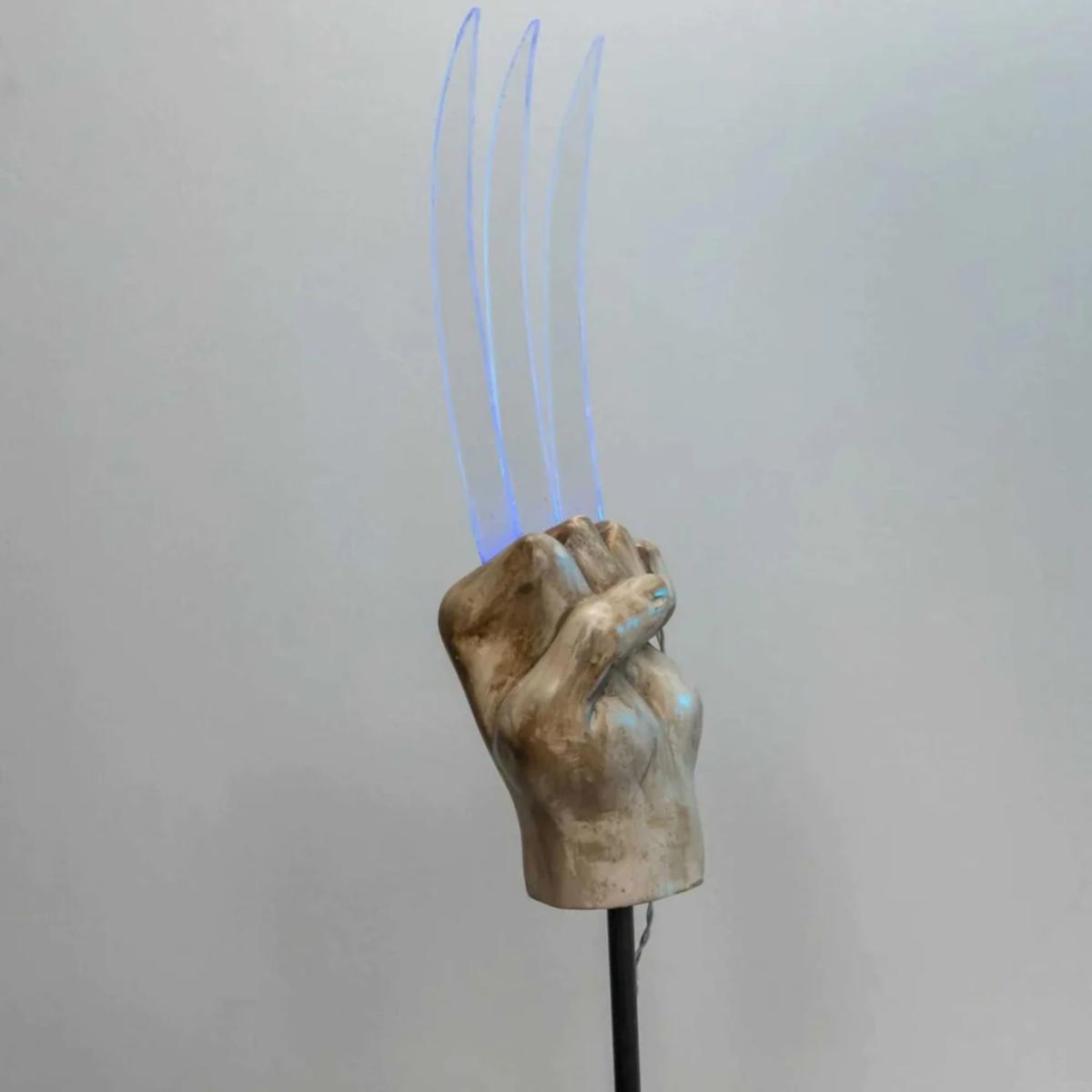 Wolverine Neon Hand Artchi – image 2