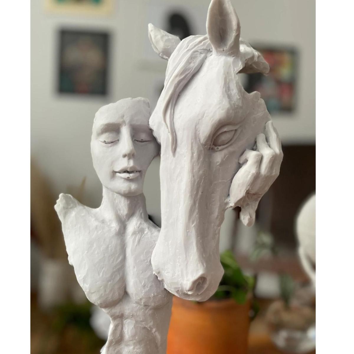 Eternal Bond Sculpture - Colour White | Artchi – image 4