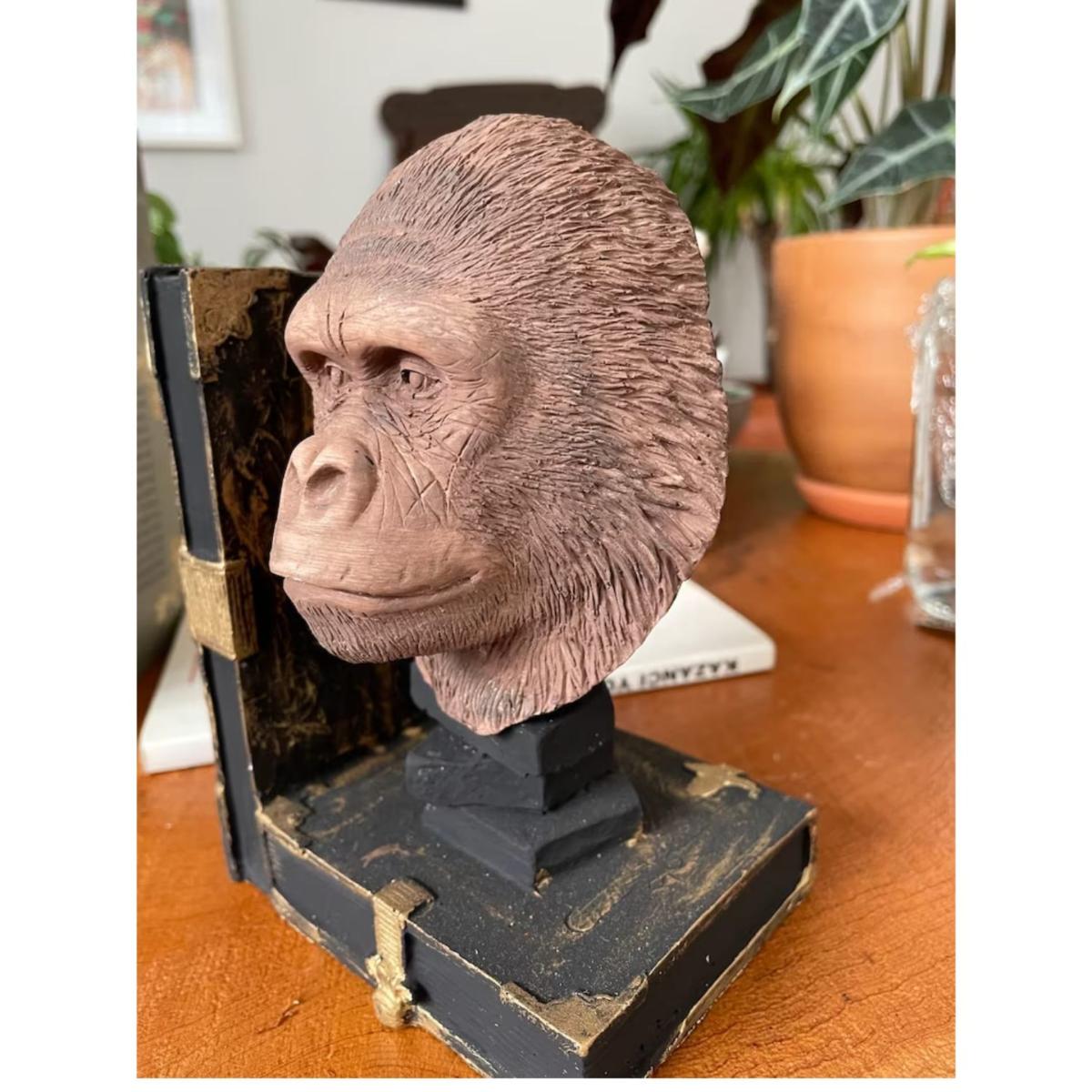 Brown Gorilla Decor Sculpture Artchi – image 4