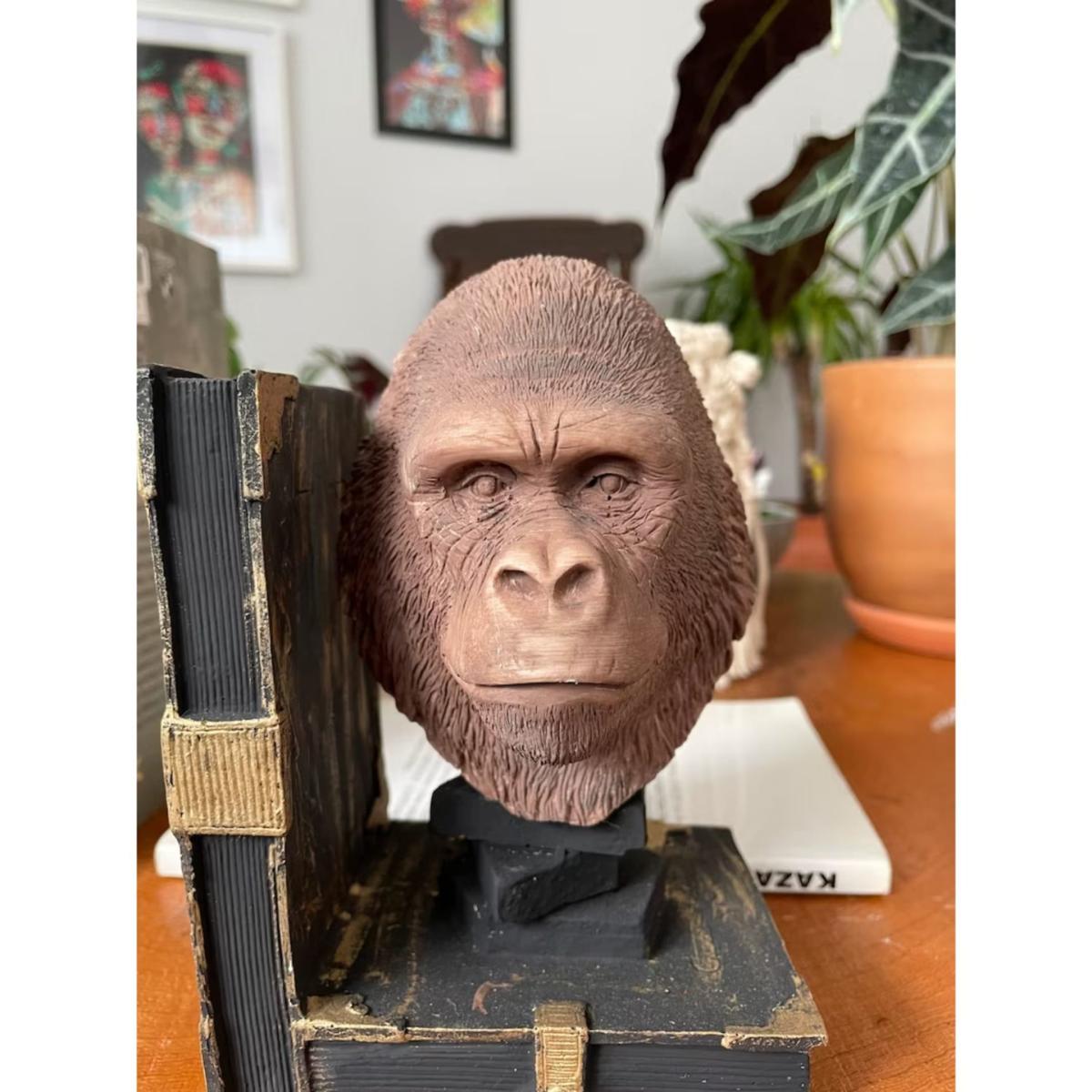 Brown Gorilla Decor Sculpture Artchi – image 5