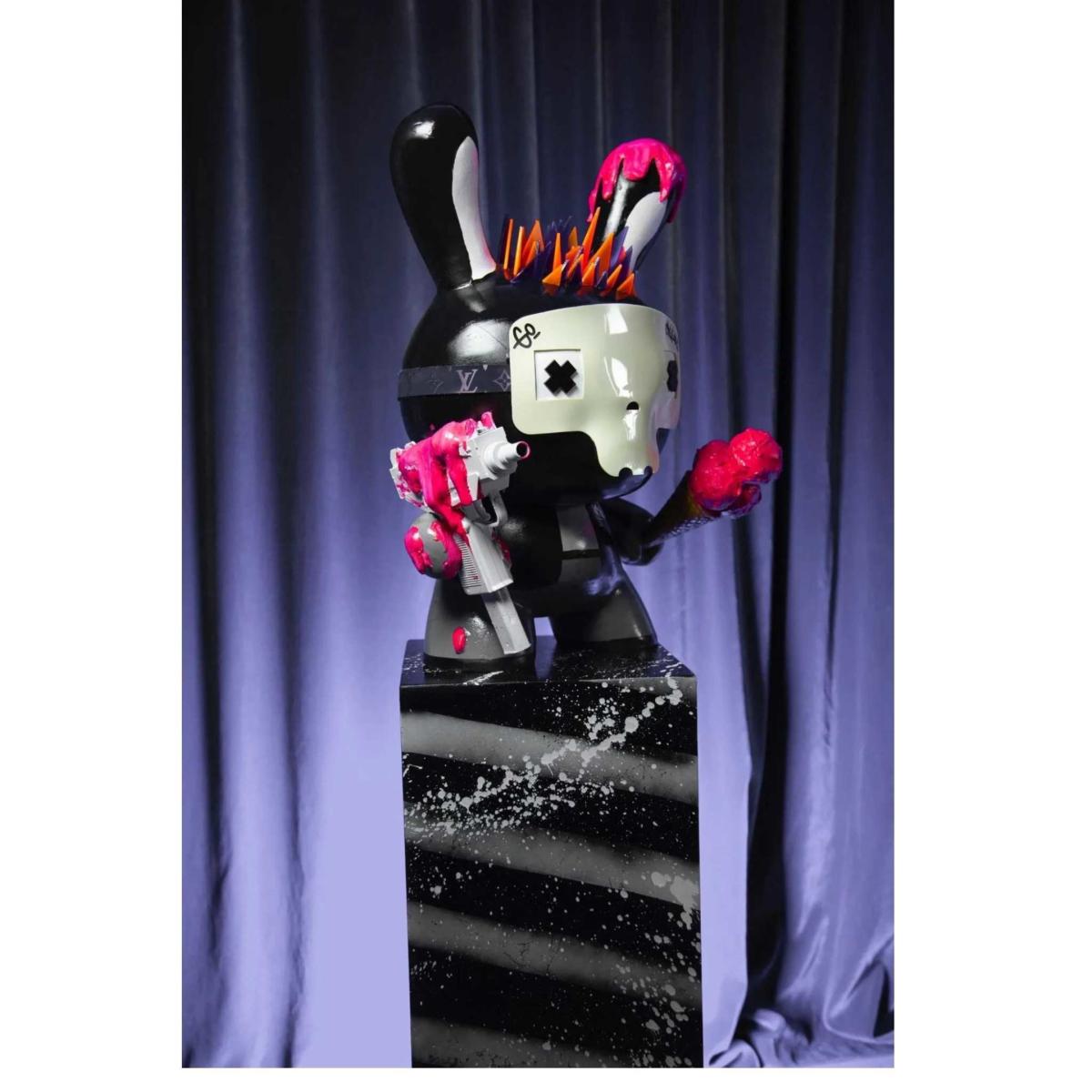Black Kidrobot & Squid Game Artchi – image 3