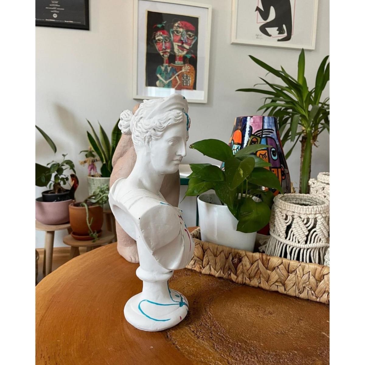 Artemis Reimagined Sculpture -Multicolor | Artchi – image 2