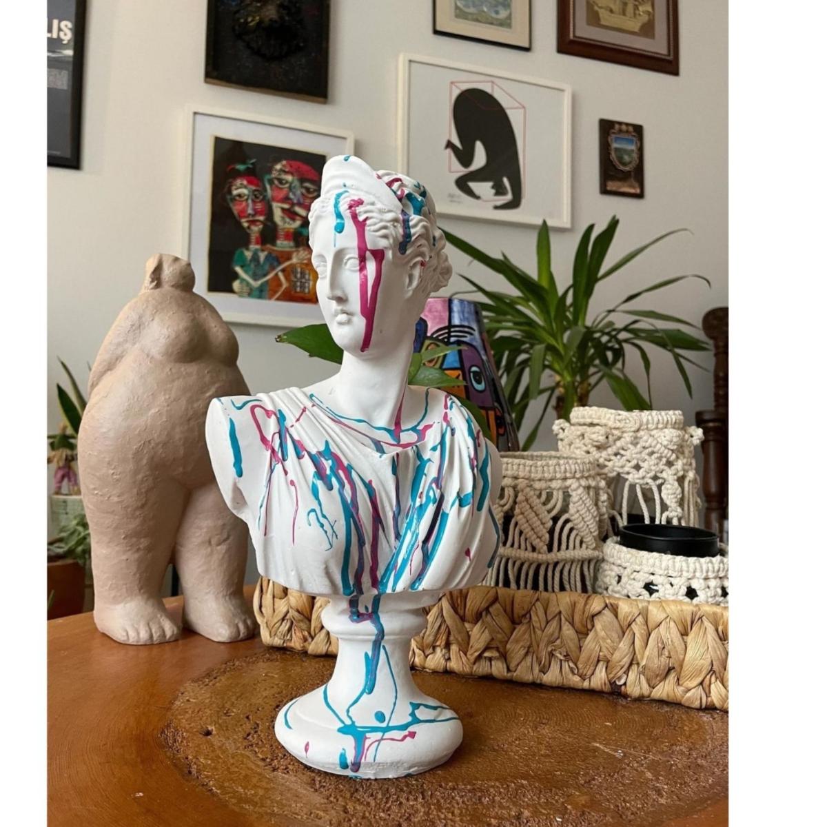 Artemis Reimagined Sculpture -Multicolor | Artchi – image 3