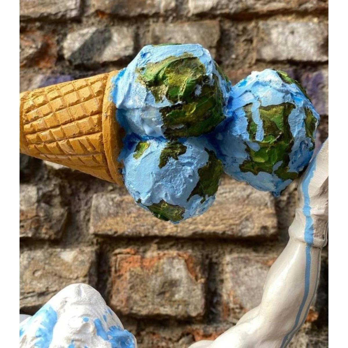 White Atlas & Ice Cream | Artchi – image 3