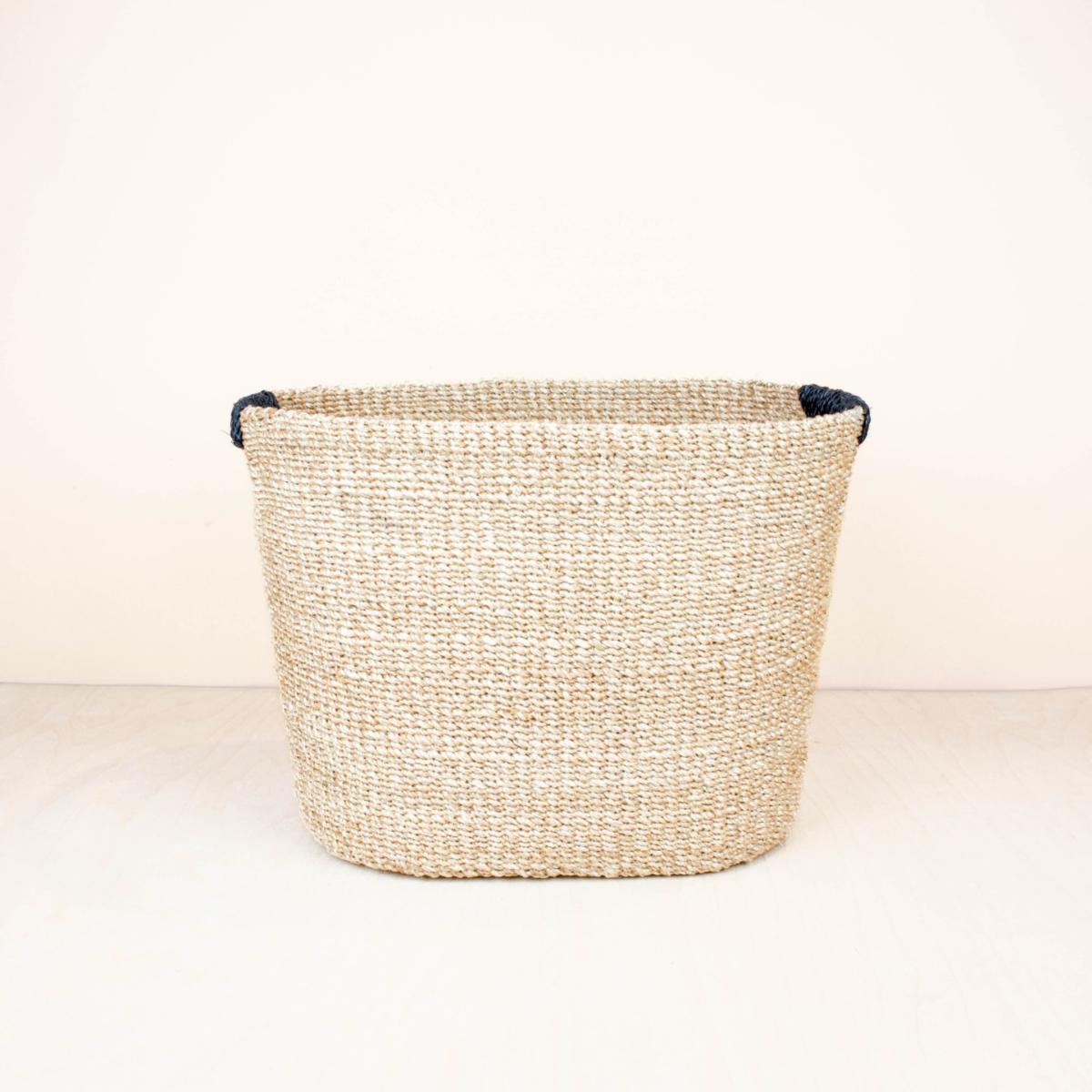 Black Medium Oval Basket | Likhâ – image 3