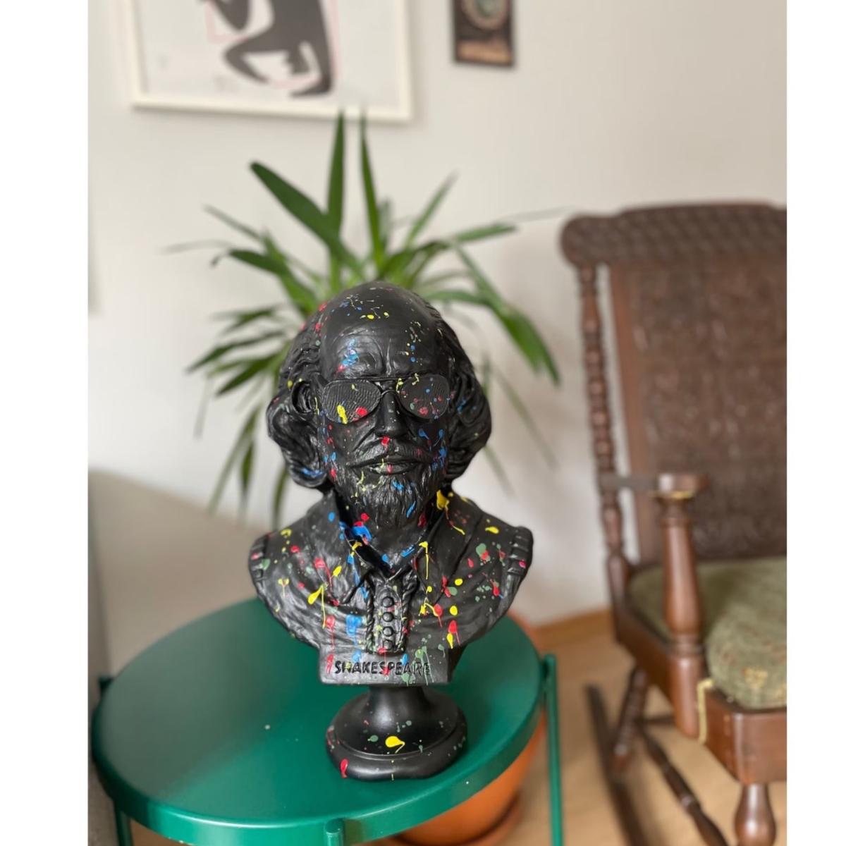 Vivid Bard - Sculpture -Multicolour | Artchi – image 2