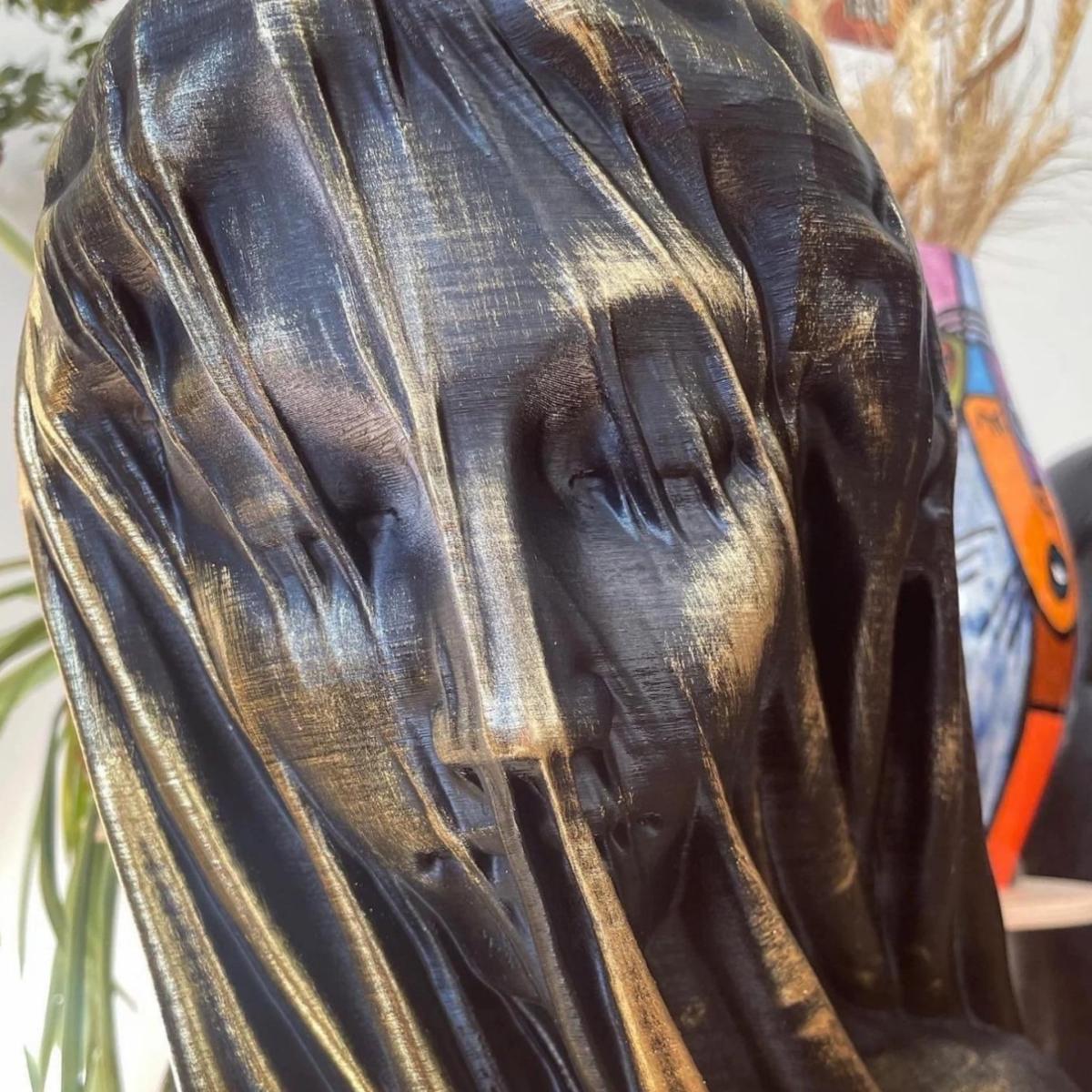 Veiled Serenity Sculpture Multicolour | Artchi – image 2