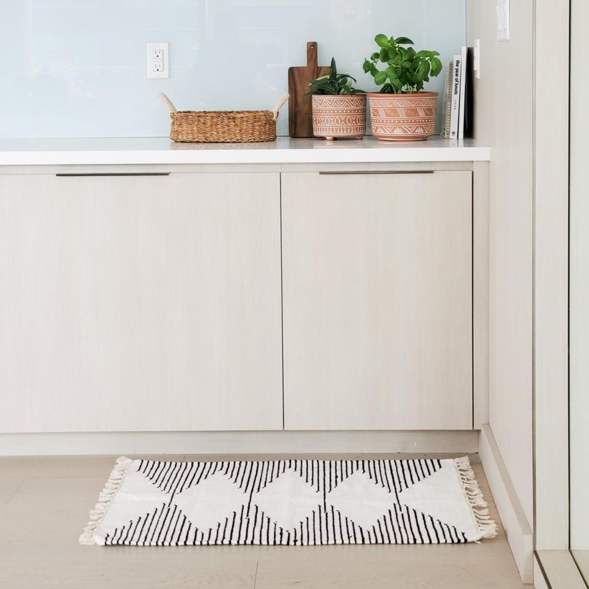 White Sada Floor Mat Korissa – image 2