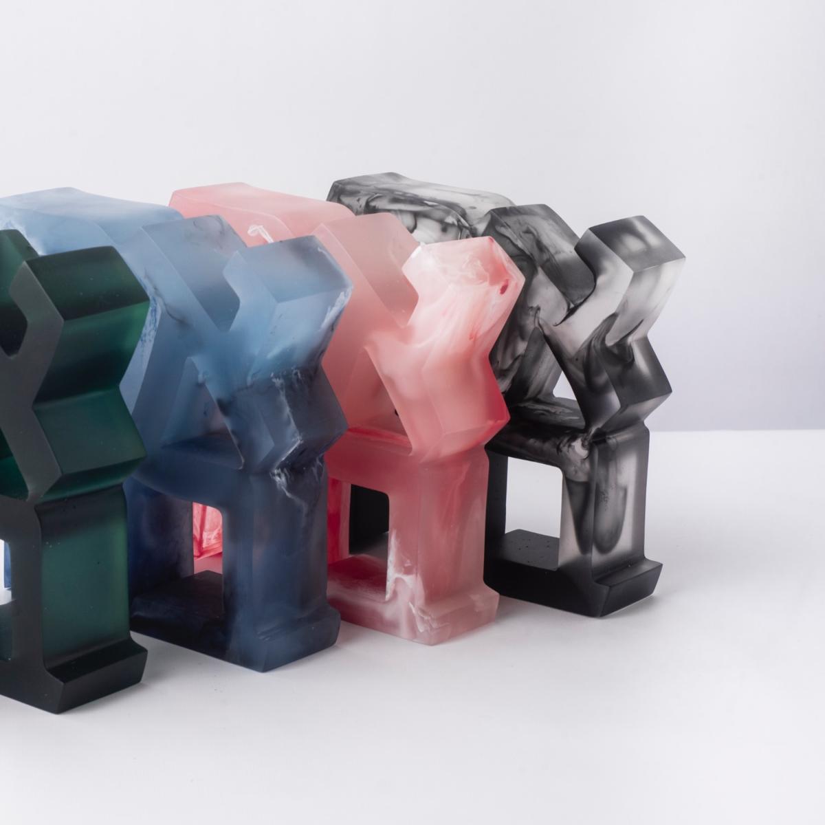 Pink / Purple Ahava - Hand Poured Solid Resin Sculpture - Pink . Bruci Editora De Diseño – image 4