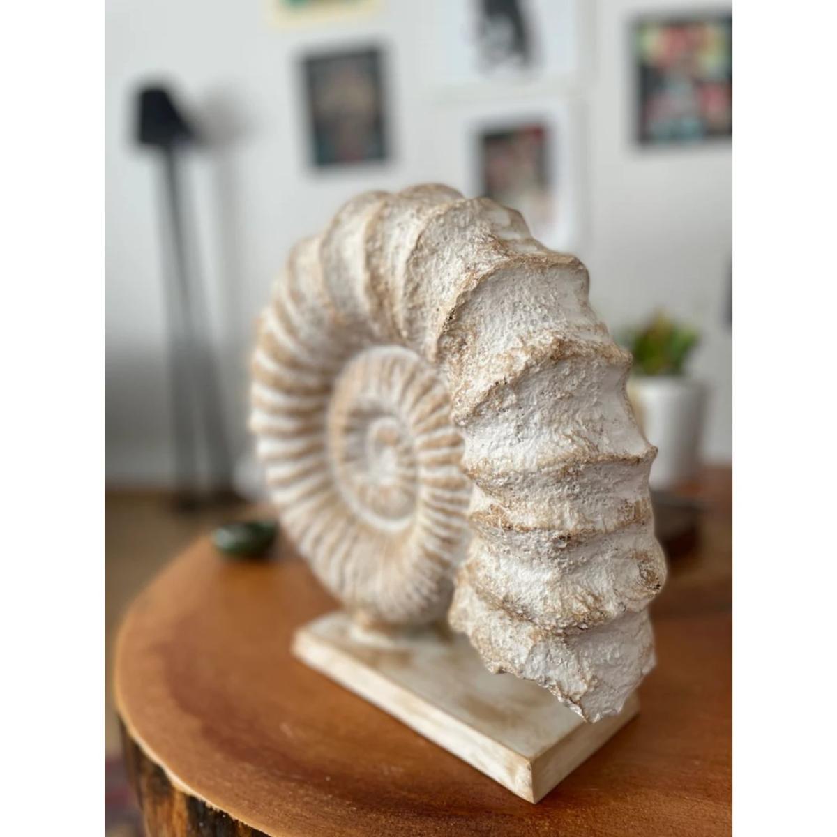 White Shell Design Sculpture Artchi – image 4