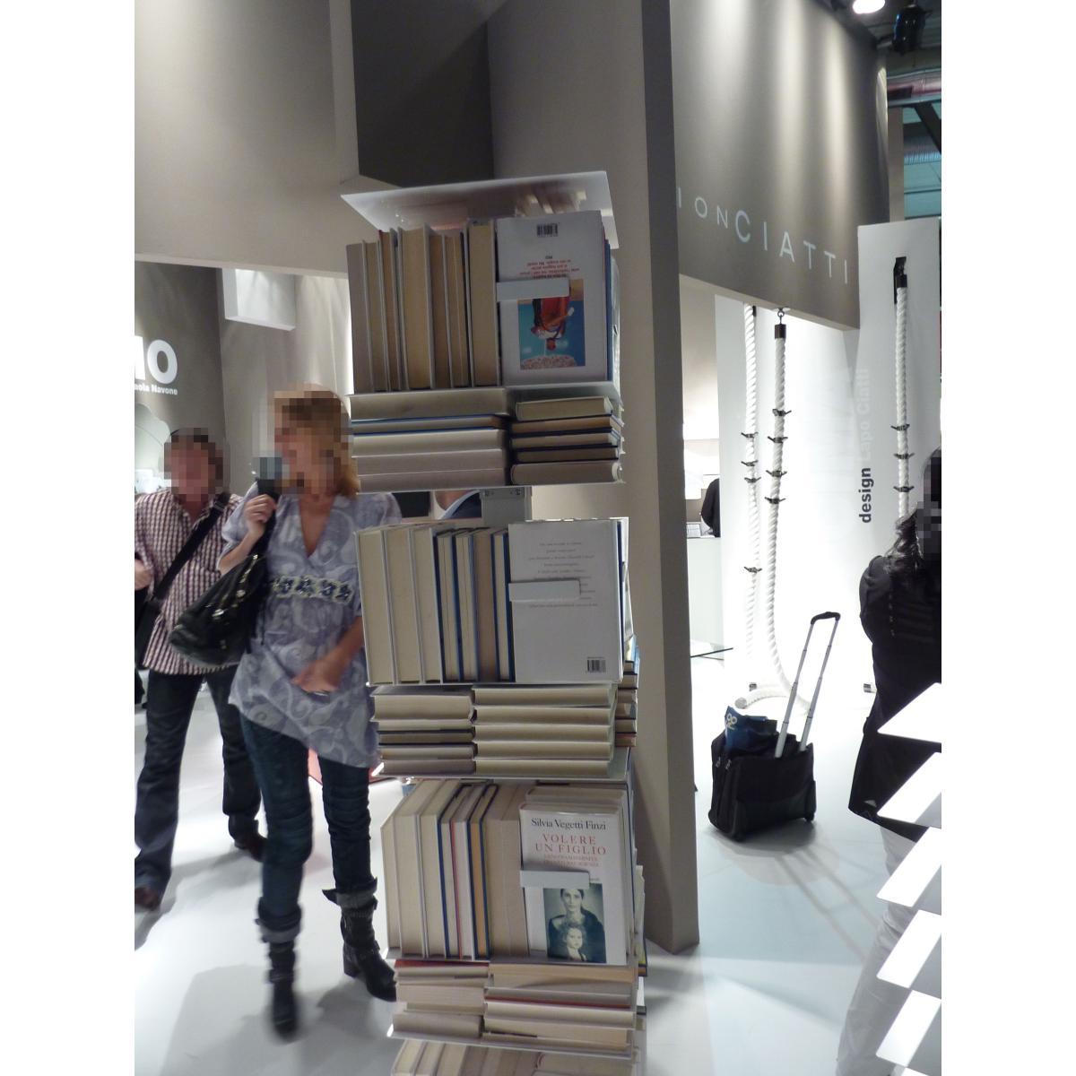 Ptolomeo Rotating bookshelf - 4 sides- Horizontal/vertical storage by Opinion Ciatti Black – image 2