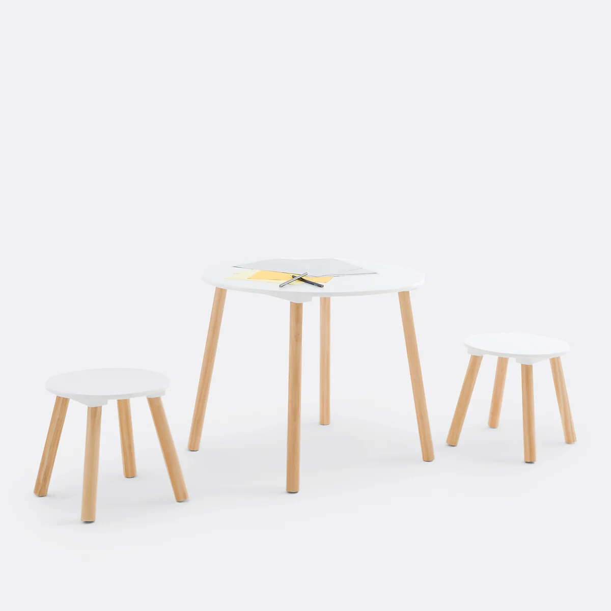 Jimi Child's Table & 2 Stools – image 2