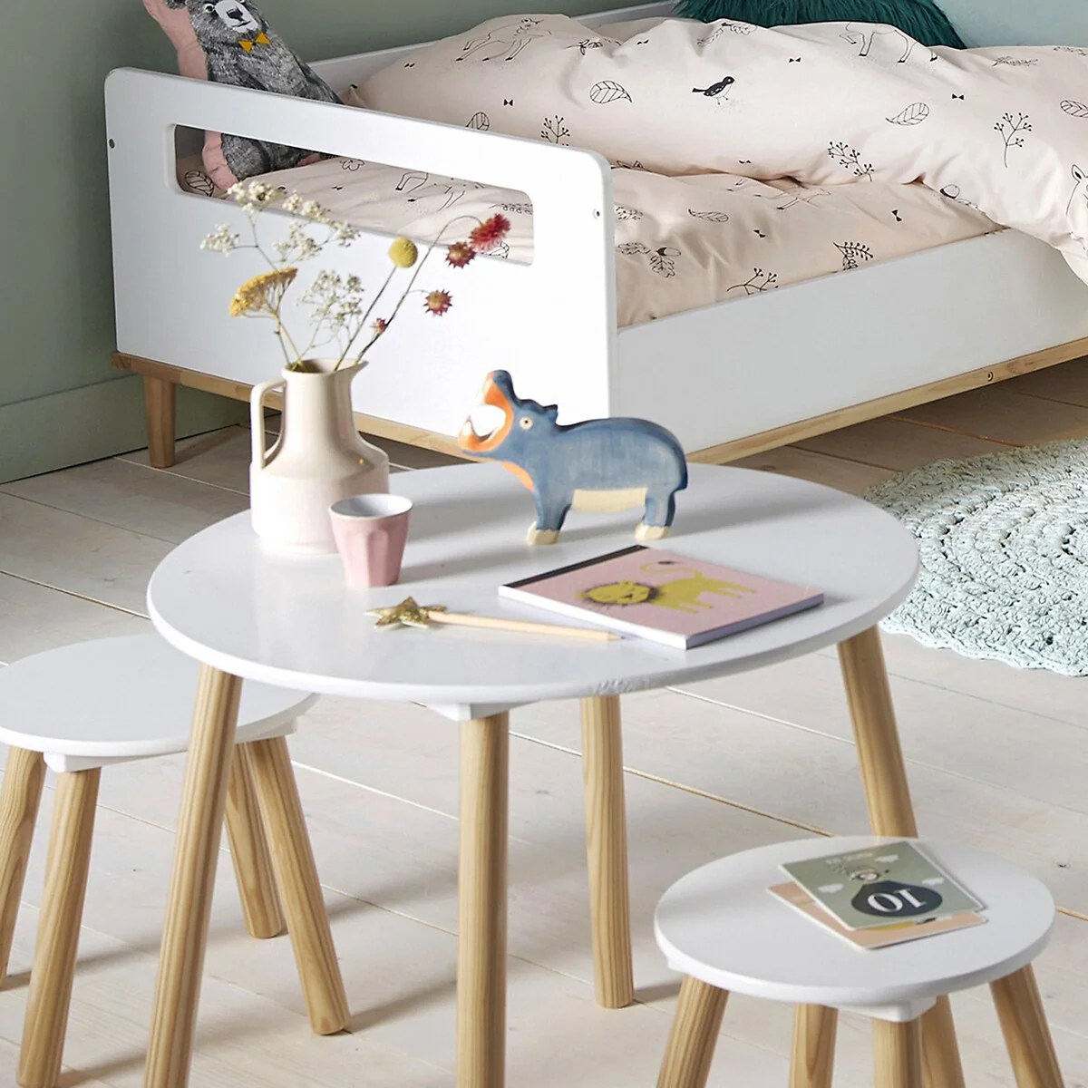 Jimi Child's Table & 2 Stools – image 3